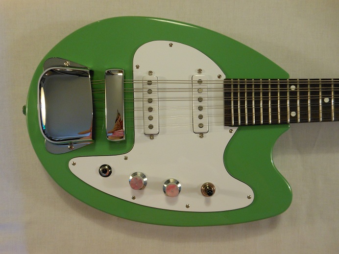 Mando Guitar Picture 7